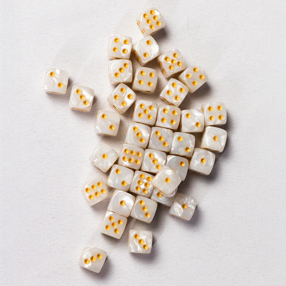GEM Dice - 36 d6 de 12mm - Perolado - Branco - Imagem 2